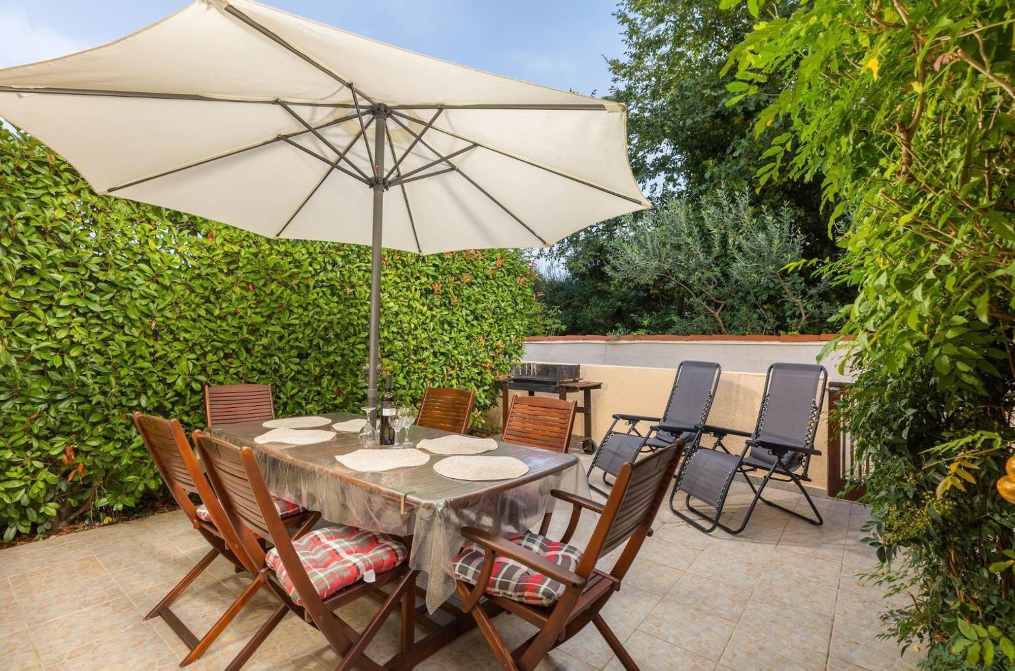 Apartment Buneta With Relaxing Outdoor Area Liznjan Exterior photo